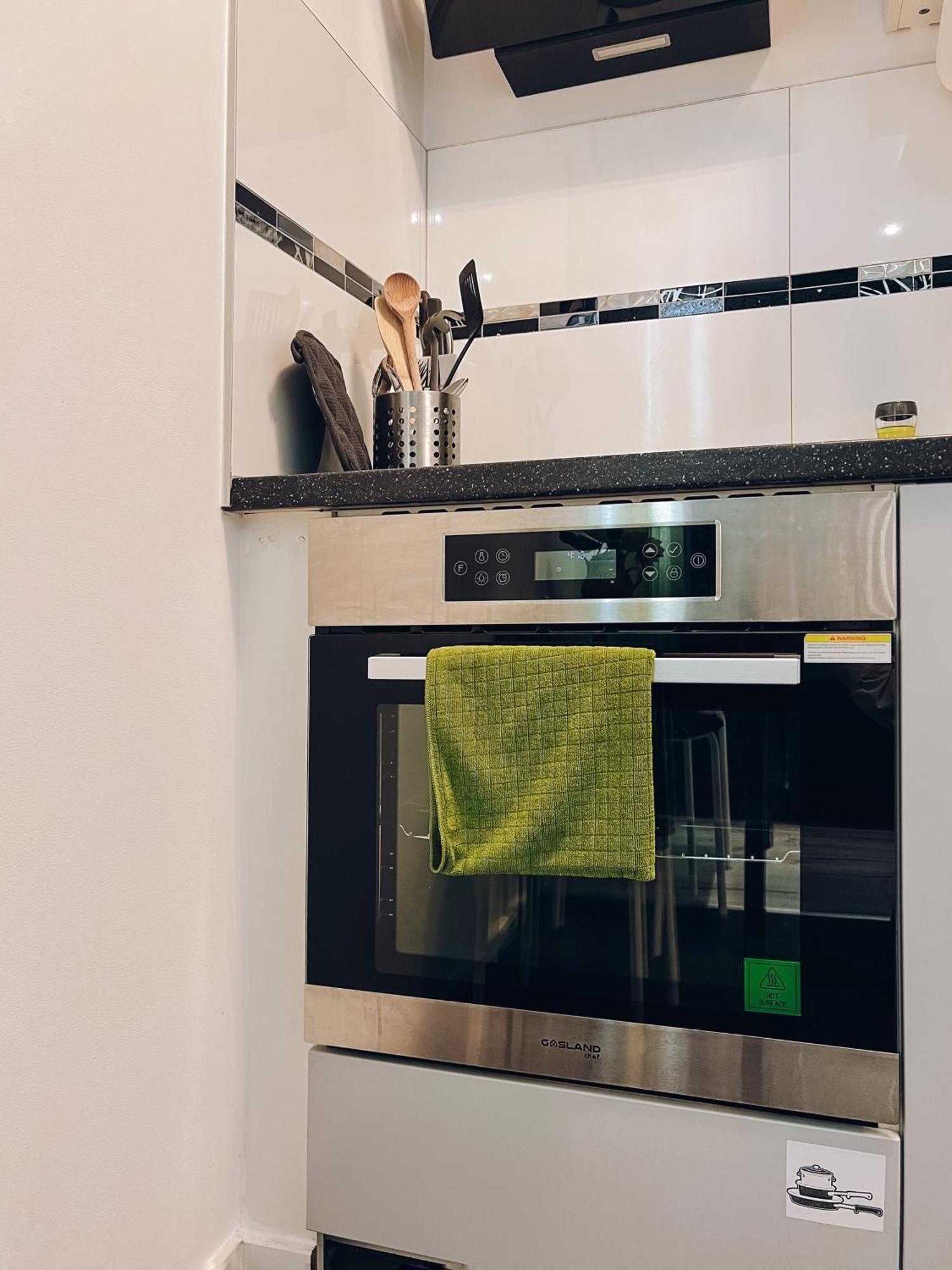 Neuwertiges Apartment Mit Kostenlose Privatparkplatz Auch Fuer Transporter Geeignet R1 Freiberg am Neckar Luaran gambar